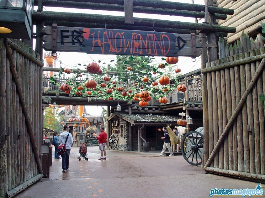 A mystican "marvelous" and mischevious place called Halloweenland