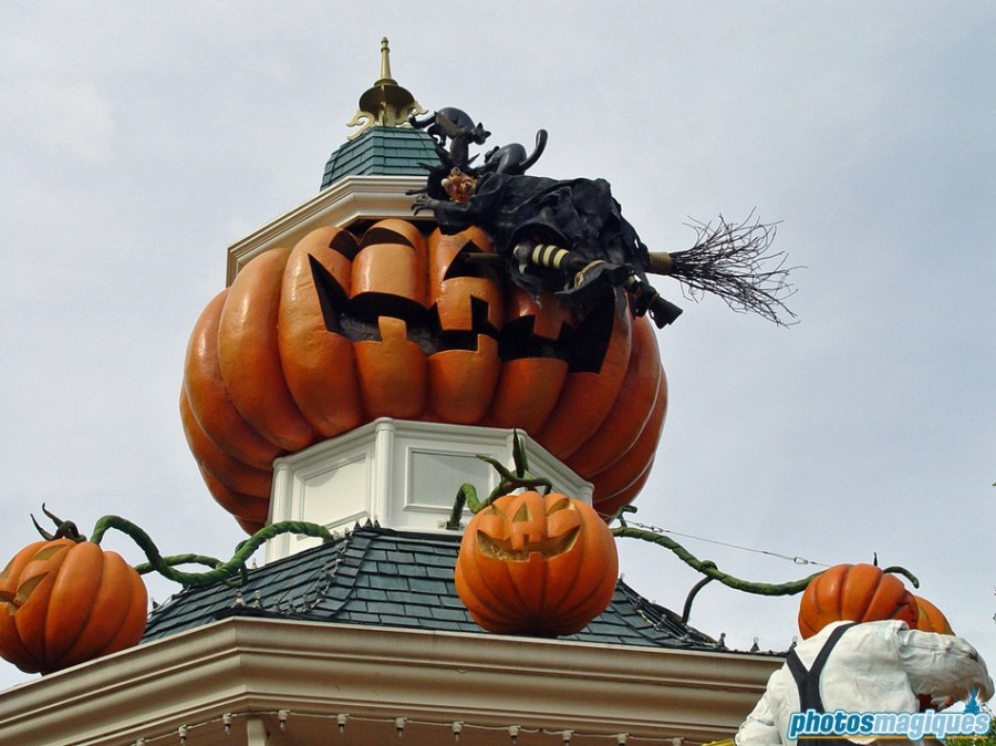 Gruzella takes her favorite blind corner hairpin turn, and is caught by suprise