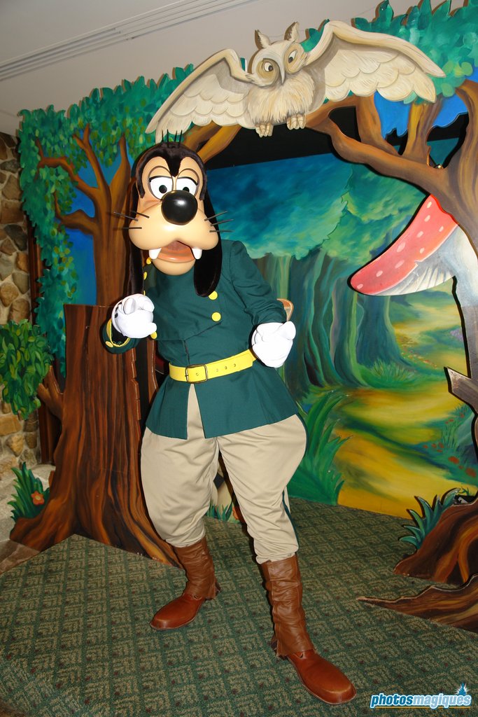 Goofy at Disneyland Paris