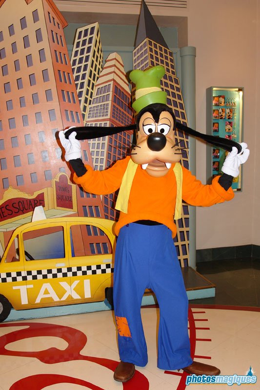 Goofy at Disneyland Paris