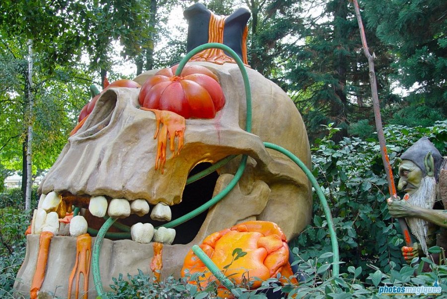 Top 5 ugliest Halloween decorations