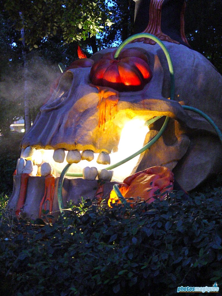 Top 5 ugliest Halloween decorations