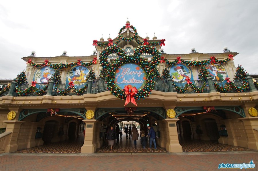 Disney's Enchanted Christmas 2014