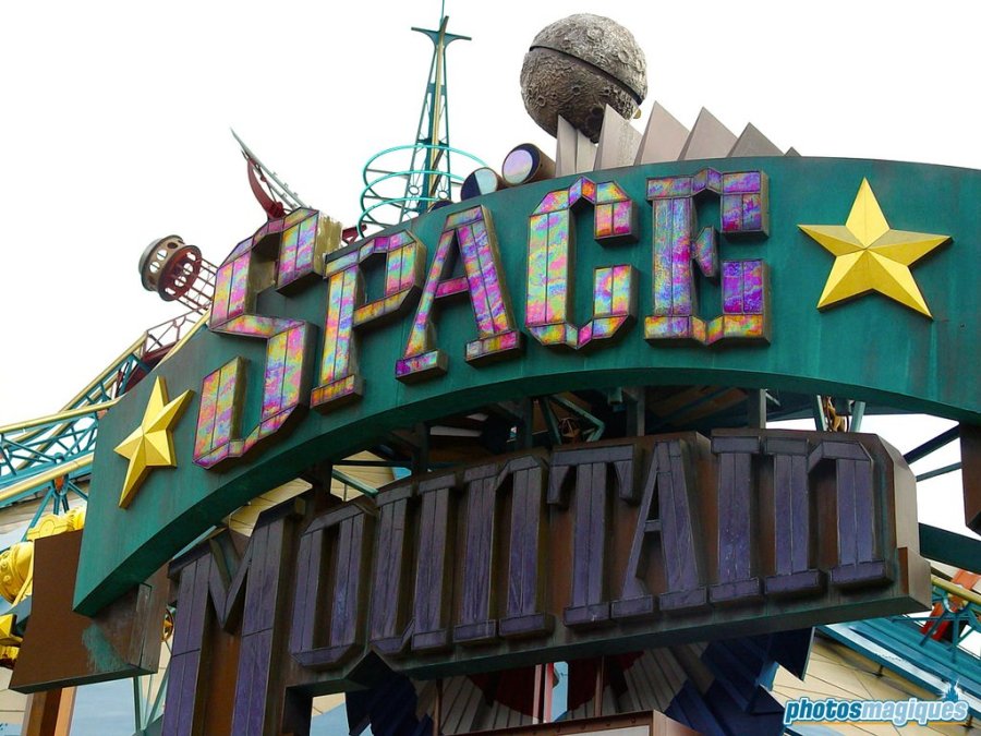 Space Mountain - de la Terre a la Lune