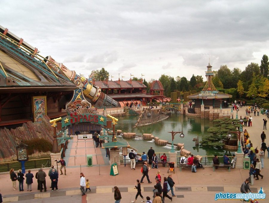 Space Mountain - de la Terre a la Lune