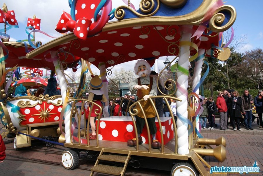 Minnie's Party Train