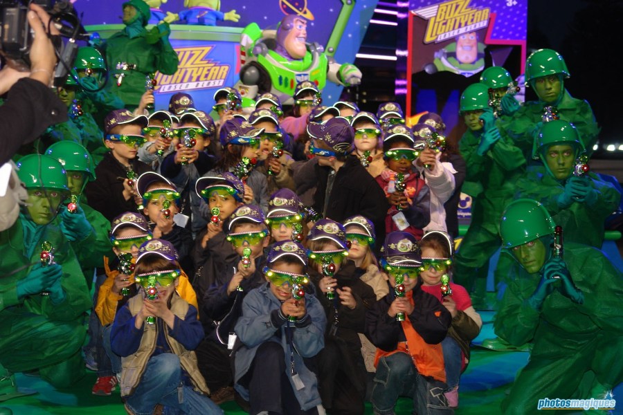 buzz-lightyear-opening-007