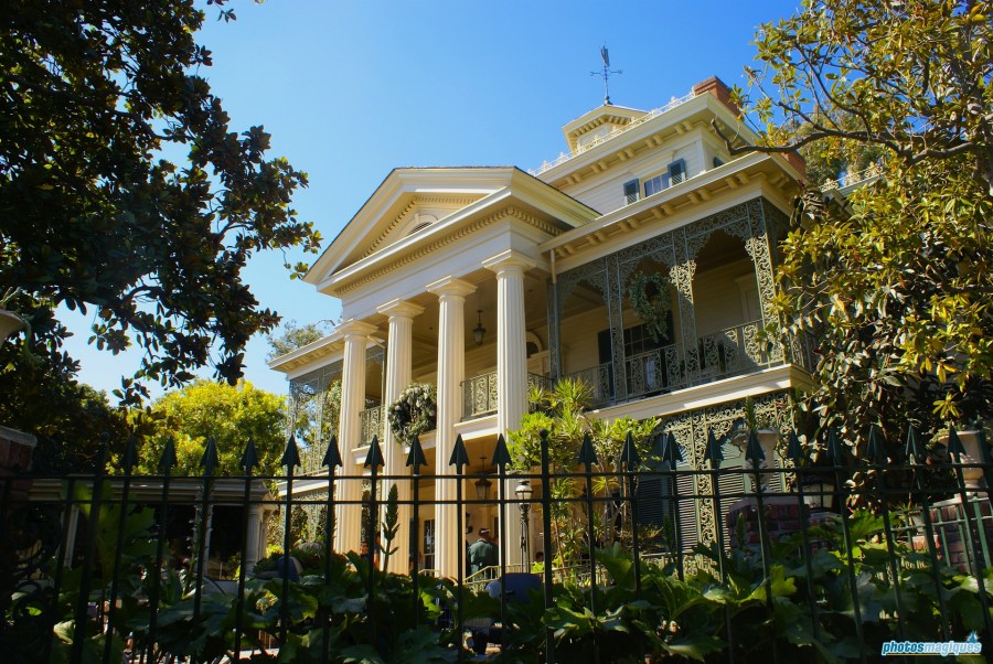 Disneyland's Haunted Mansion